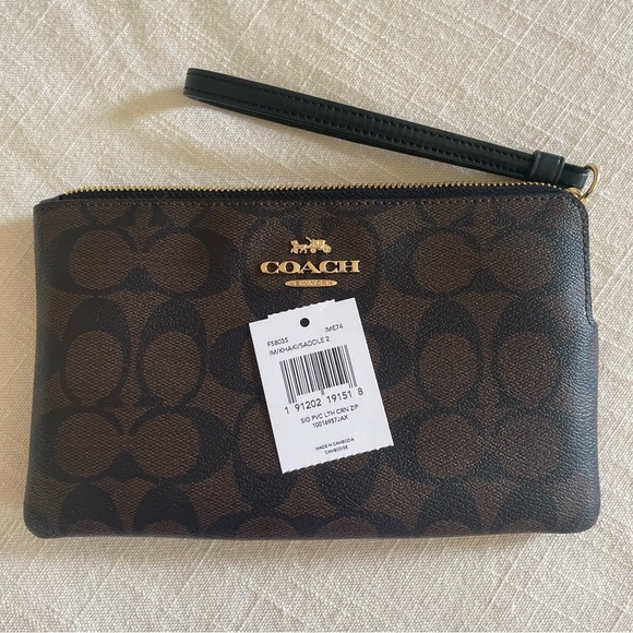 NWT COACH Wristlet! - Picture 6 of 7